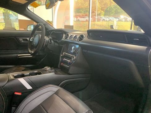 Used 2021 Ford Mustang Shelby GT500 w/ Technology Package RWD image 12