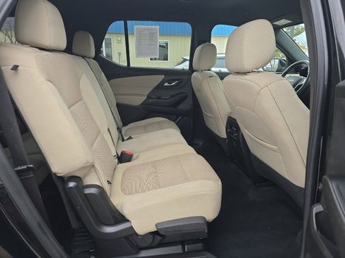 Used 2023 Chevrolet Traverse LS image 37
