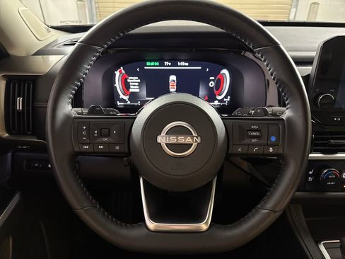 Used 2023 Nissan Pathfinder Platinum w/ Cargo Package image 13