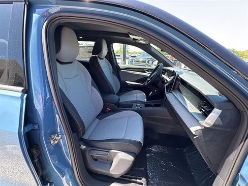 New 2026 Volkswagen Tiguan SE R-Line FWD image 14