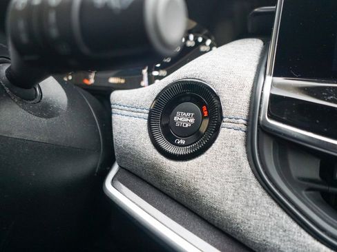 Used 2023 Jeep Compass Sport image 20