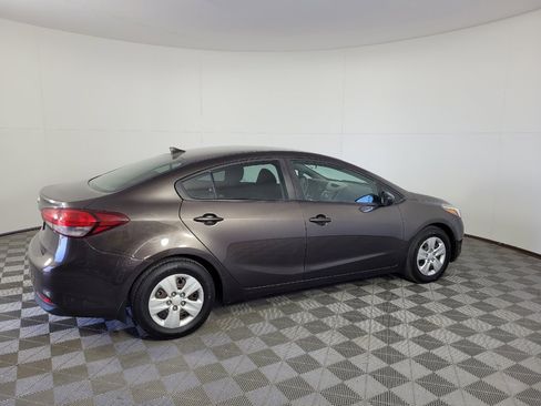 Used 2017 Kia Forte LX FWD image 10