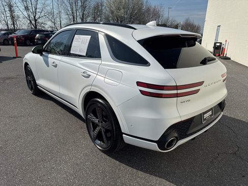 Used 2024 Genesis GV70 2.5T w/ Sport Prestige Package image 5