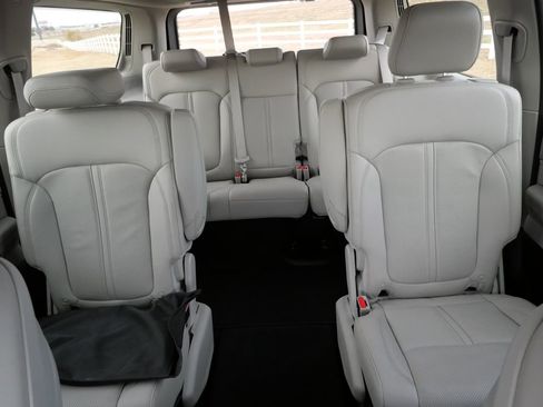 Used 2023 Jeep Wagoneer Series II w/ Premium Group I image 28