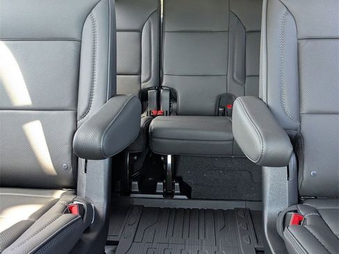 New 2025 GMC Yukon XL Denali w/ Sun & Power Step Package image 11