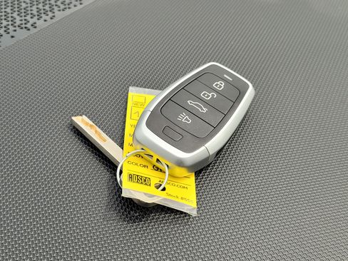 Used 2023 Kia Niro Wind w/ Wind Preserve Package FWD image 11
