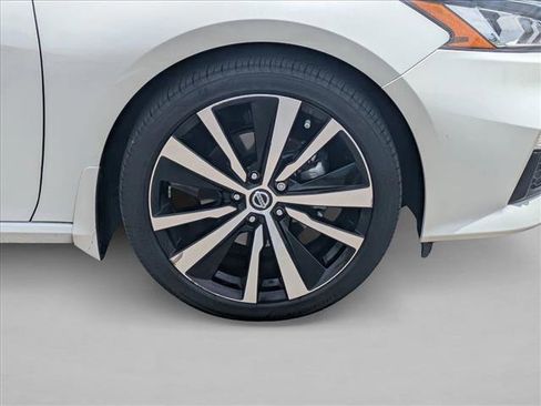 Used 2022 Nissan Altima 2.5 SR FWD image 22
