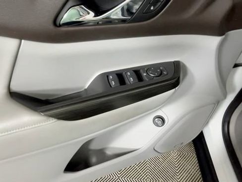 Used 2018 GMC Acadia SLT AWD/4WD image 20