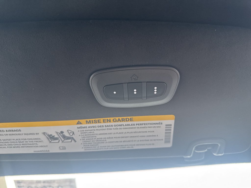 New 2026 Chrysler Pacifica Pinnacle AWD/4WD image 32