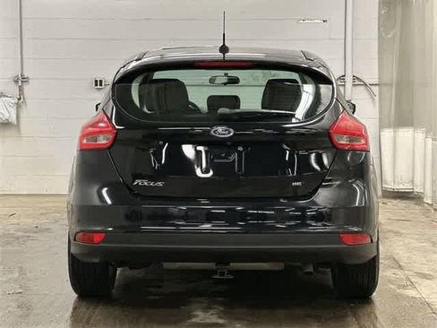 Used 2016 Ford Focus SE w/ SE Cold Weather Package image 4