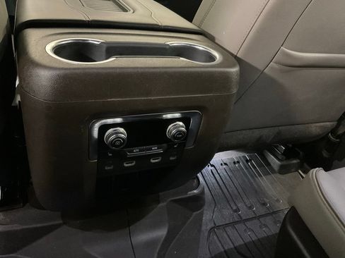 Used 2021 GMC Yukon XL SLT w/ SLT Premium Package RWD image 21