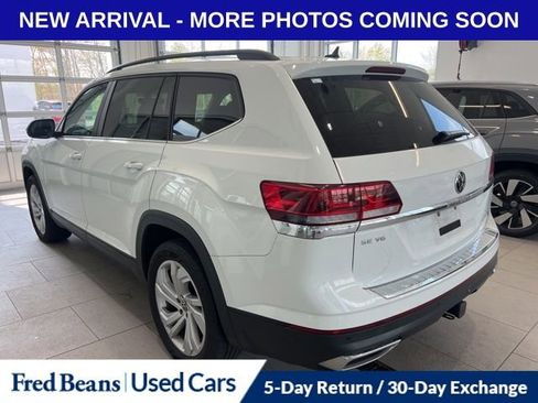 Used 2023 Volkswagen Atlas SE w/ Panoramic Sunroof Package image 3