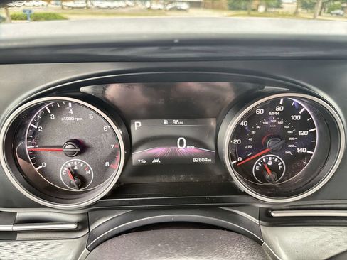 Used 2022 Kia Carnival LX FWD image 10