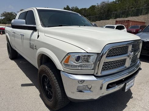 Used 2018 RAM 2500 Laramie w/ Cold Weather Group AWD/4WD image 3