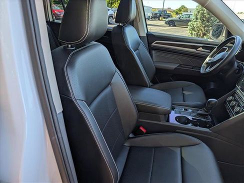 Used 2023 Volkswagen Atlas SE w/ Panoramic Sunroof Package FWD image 12