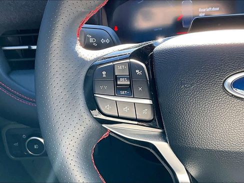 Used 2025 Ford Explorer ST-Line w/ Premium Package image 26