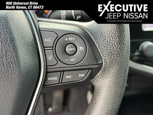 Used 2018 Toyota Camry L image 12