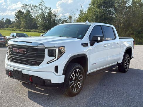 Used 2023 GMC Sierra 1500 AT4 w/ AT4 Premium Package AWD/4WD image 3