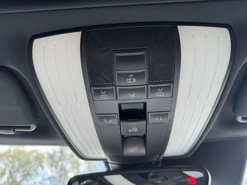 Used 2018 Mercedes-Benz AMG GT Roadster image 14