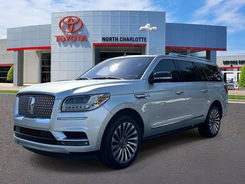 Used 2019 Lincoln Navigator L Reserve AWD/4WD image 3
