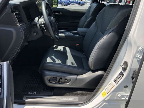 Used 2025 Lexus GX 550 AWD/4WD image 15