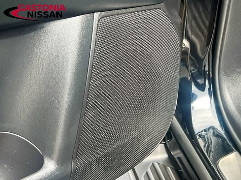 Used 2022 Nissan Armada SL w/ Midnight Edition Package image 25