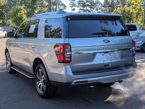 Used 2023 Ford Expedition Limited image 5