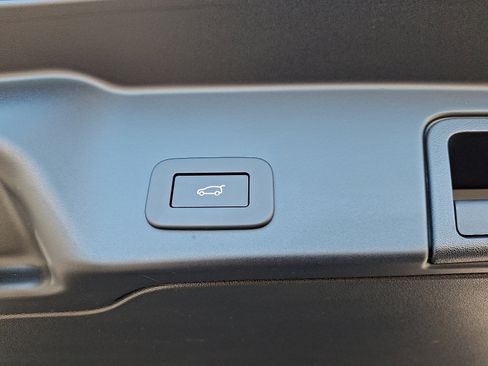 Used 2025 Land Rover Range Rover Evoque S image 29