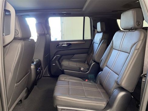 New 2026 Chevrolet Suburban High Country image 20