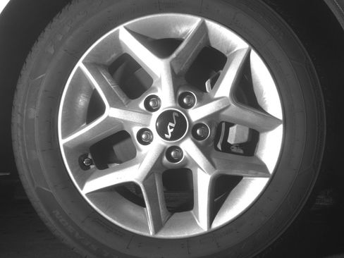 Used 2025 Kia Soul LX w/ LX Technology Package image 13