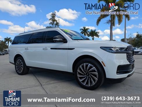 Used 2025 Lincoln Navigator L Black Label image 1