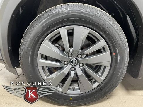 Used 2024 Nissan Pathfinder SV AWD/4WD image 7