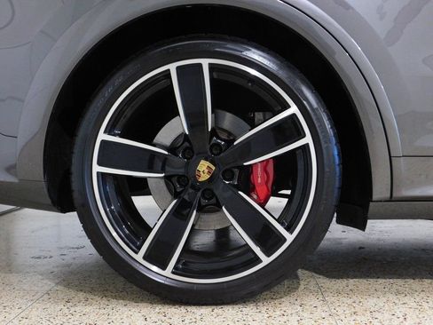 Used 2021 Porsche Cayenne GTS image 99