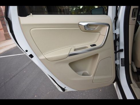 Used 2014 Volvo XC60 T6 image 20
