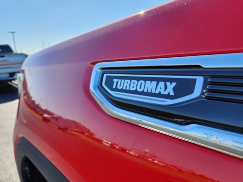 New 2026 GMC Sierra 1500 SLE image 7