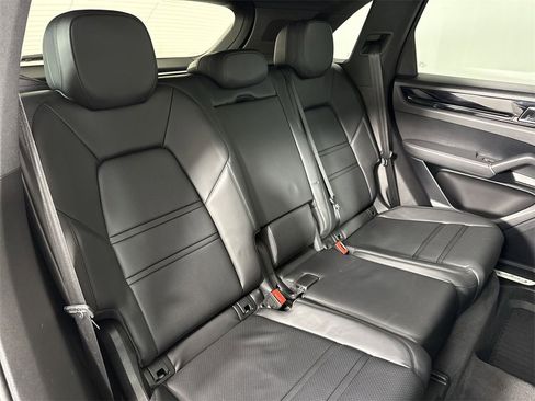 Certified 2019 Porsche Cayenne image 23