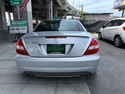Used 2007 Mercedes-Benz SLK 280 w/ AMG Sport Pkg image 5