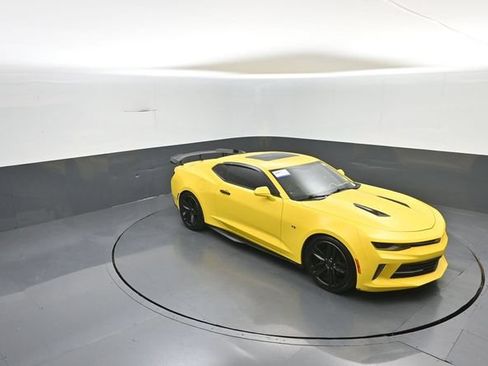 Used 2018 Chevrolet Camaro LT w/ RS Package RWD image 21