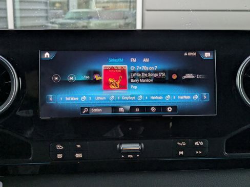 Used 2022 Mercedes-Benz Sprinter 2500 image 19