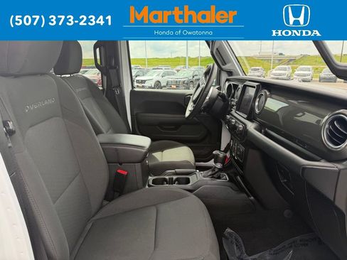 Used 2023 Jeep Gladiator Overland AWD/4WD image 19