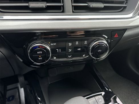New 2026 Chevrolet Trax LT w/ Driver Confidence Package image 18