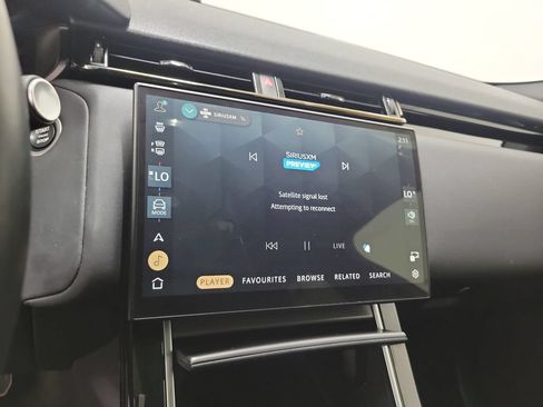 Used 2025 Land Rover Range Rover Velar Dynamic SE AWD/4WD image 26
