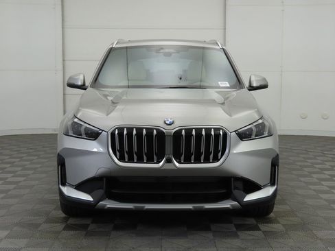 Used 2025 BMW X1 xDrive28i w/ Premium Package image 3