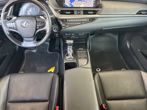 Used 2020 Lexus ES 300h w/ Premium Package FWD image 10