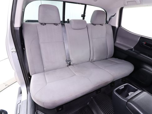 Used 2018 Toyota Tacoma SR image 19