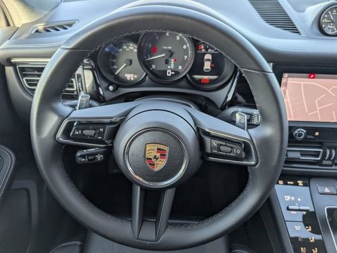 Certified 2024 Porsche Macan image 20