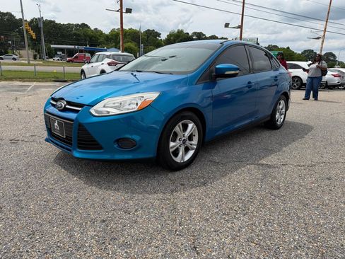 Used 2014 Ford Focus SE FWD image 12