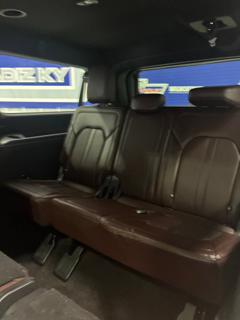 Used 2022 Ford Expedition Max Limited AWD/4WD image 38
