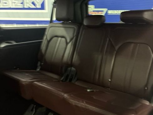 Used 2022 Ford Expedition Max Limited AWD/4WD image 38