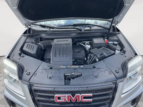 Used 2017 GMC Terrain SLE FWD image 8